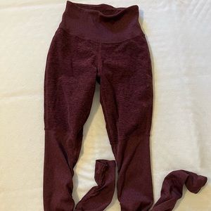 Alo yoga black cherry lounge goddess leggings